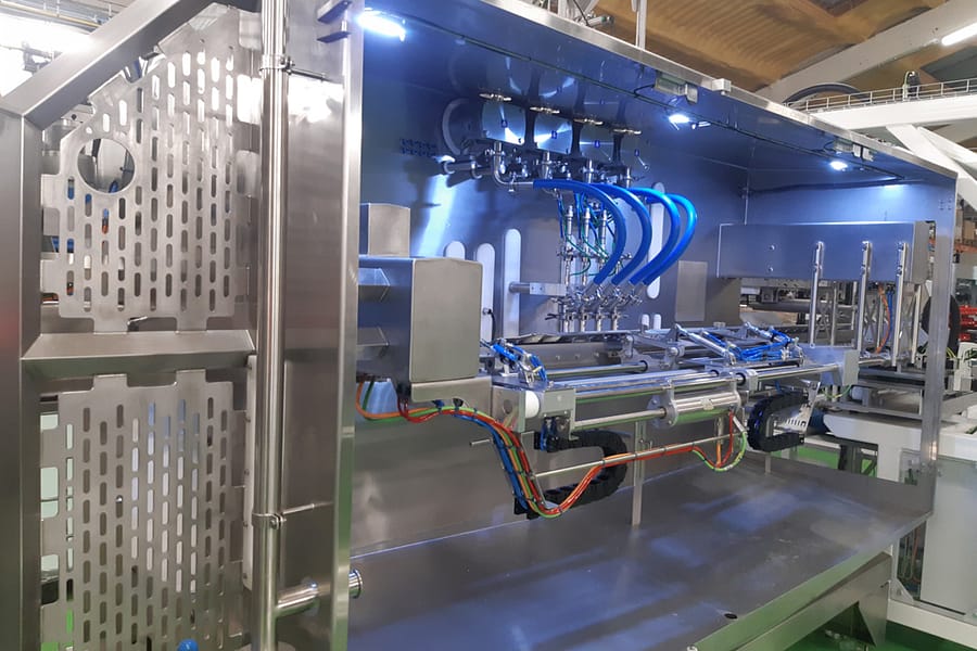 pouch-03-1680×1120-3 Pouch filling & capping machine scaldopack